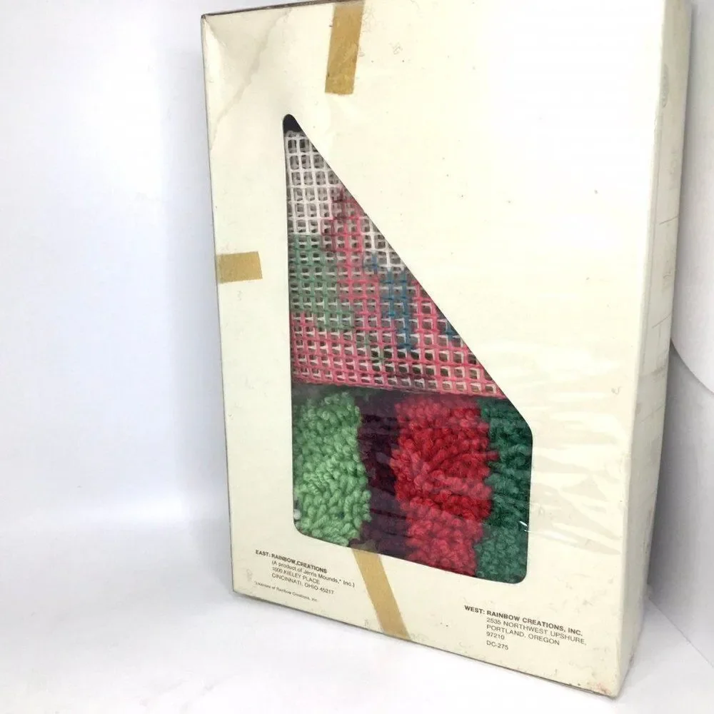 Vintage Christmas Wreath Rainbow  Latch Hook Kit Sealed New